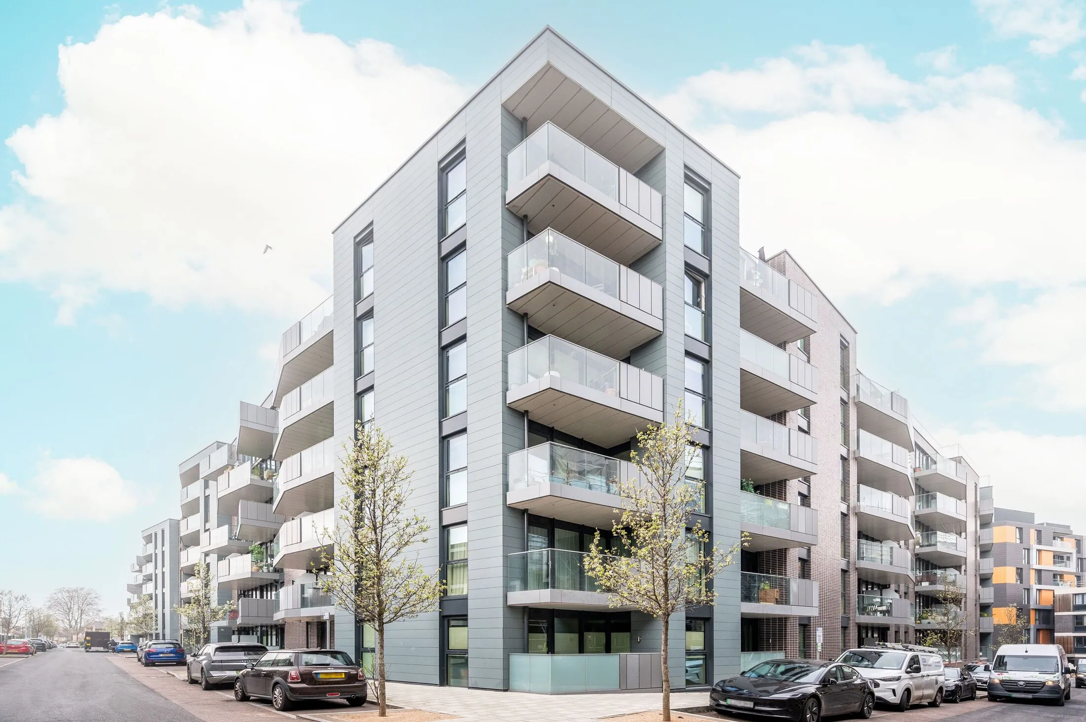 Flat Hawthorne Crescent in Greater London