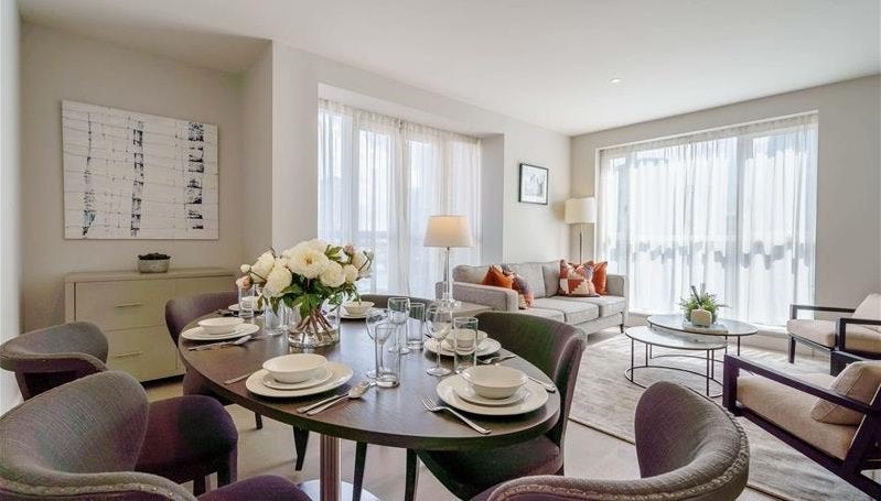 Flat Westferry Circus in Greater London