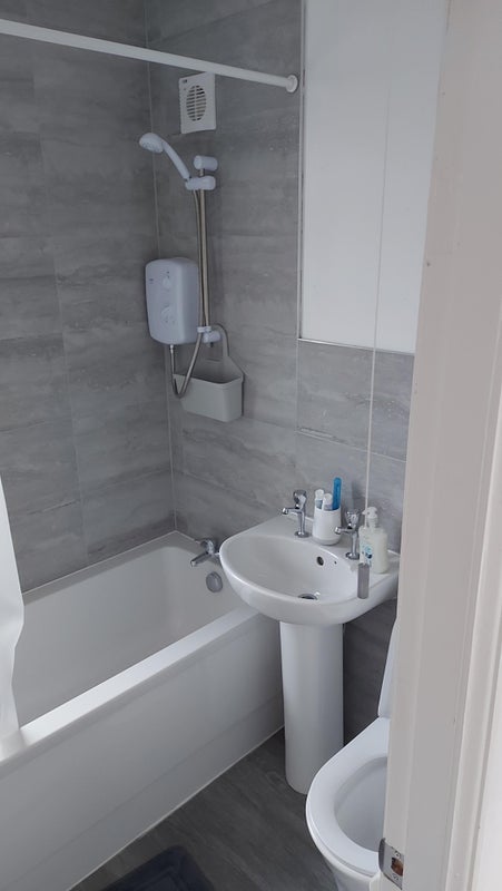 Room Henley Crescent in Braunstone Town