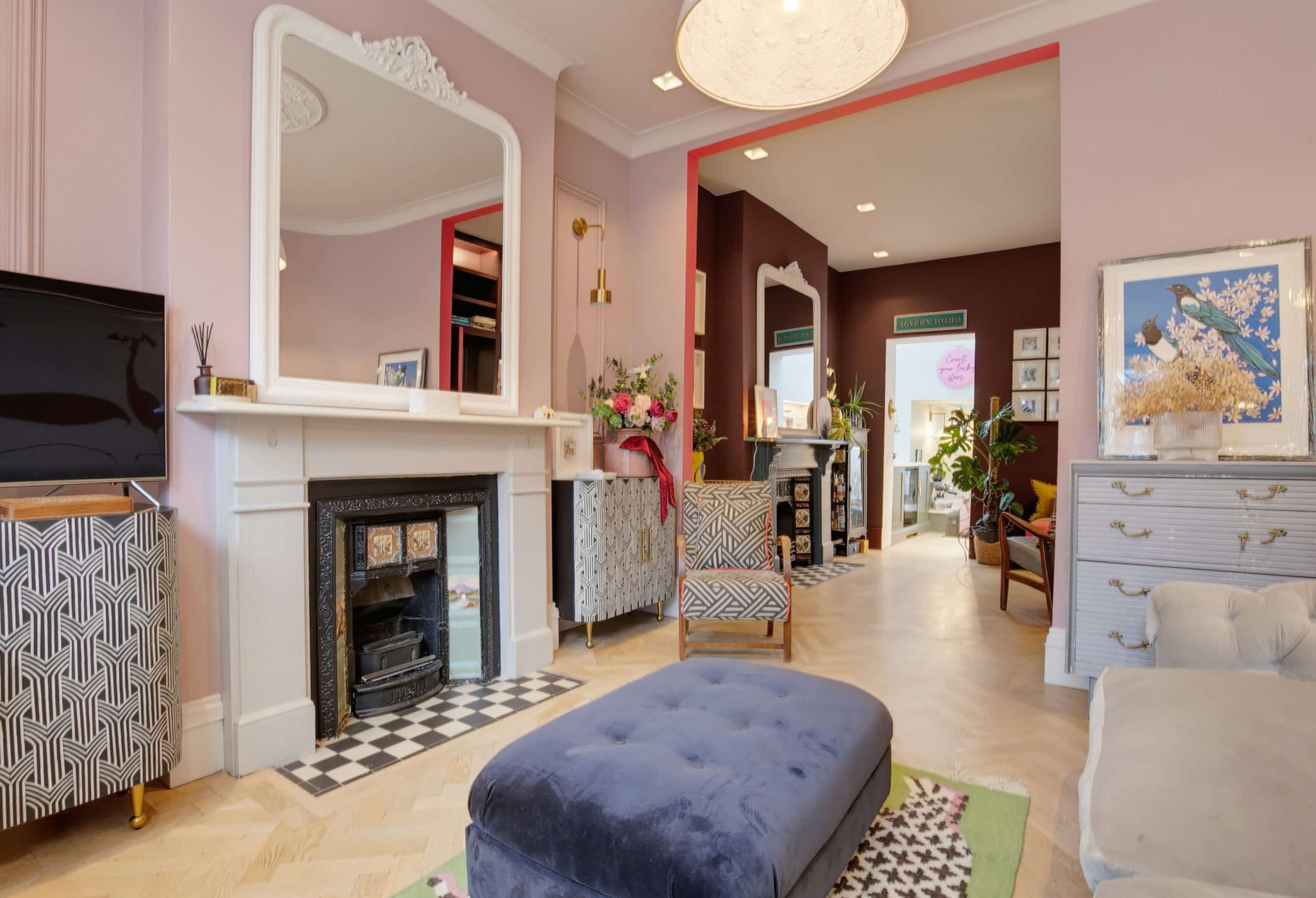 House Kelmscott Road in Greater London