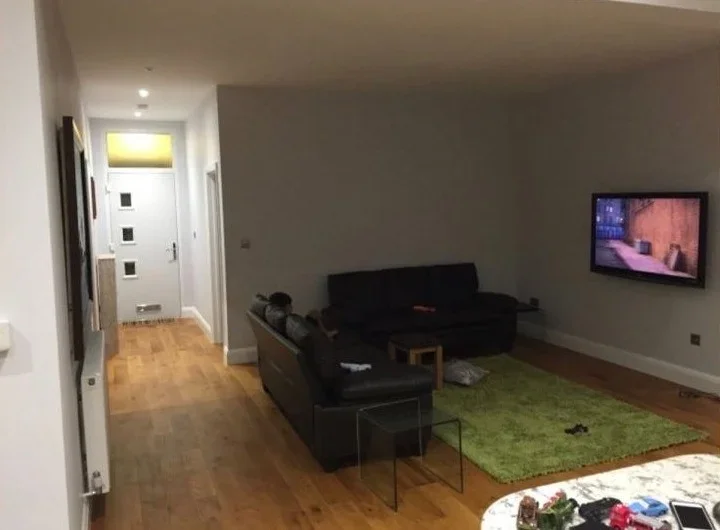 Room Suttons Lane in Greater London