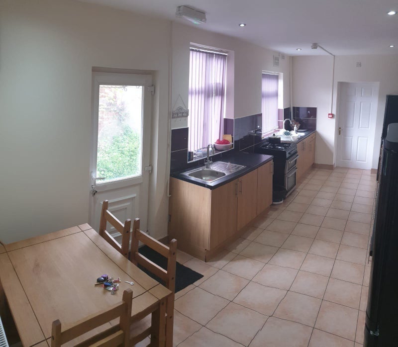 Room Wellington Road in Dudley