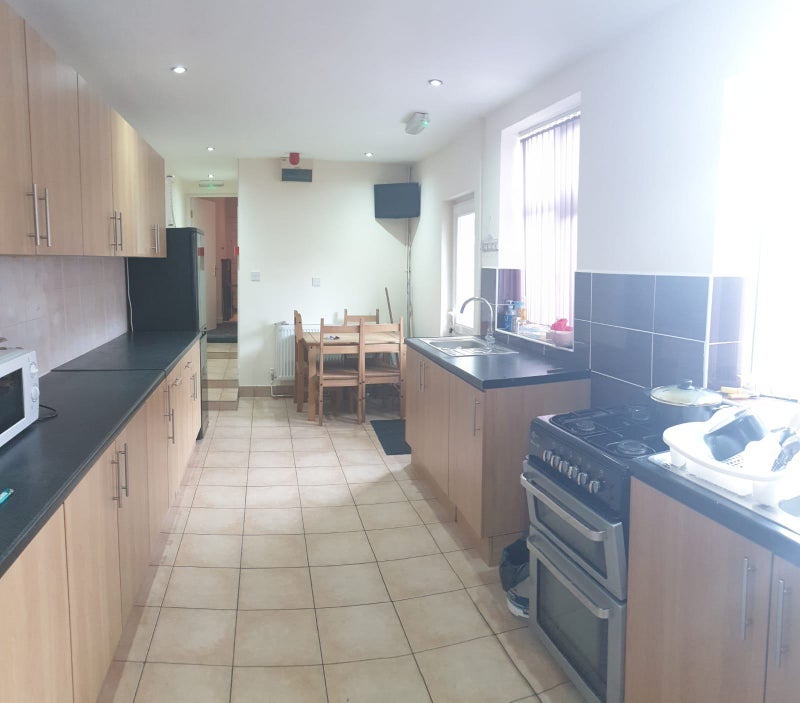 Room Wellington Road in Dudley