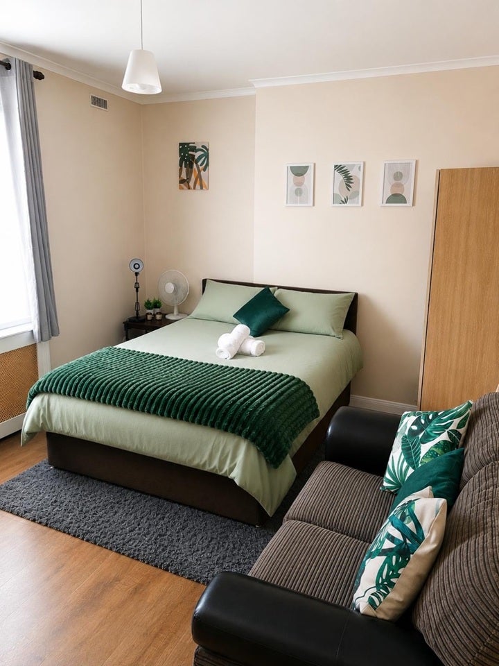 Room Southend Lane in Greater London