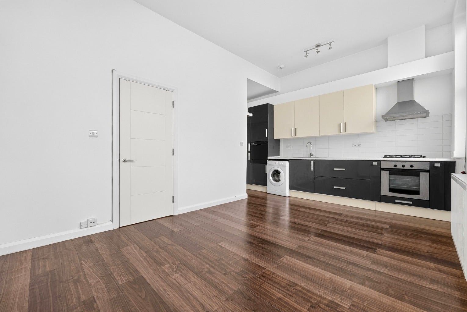 Flat Perham Road in Greater London