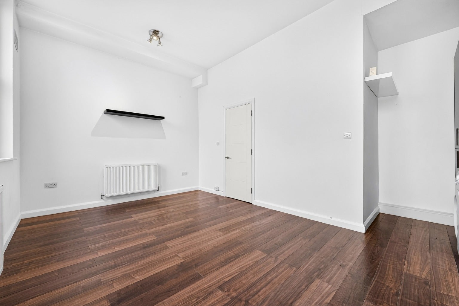 Flat Perham Road in Greater London