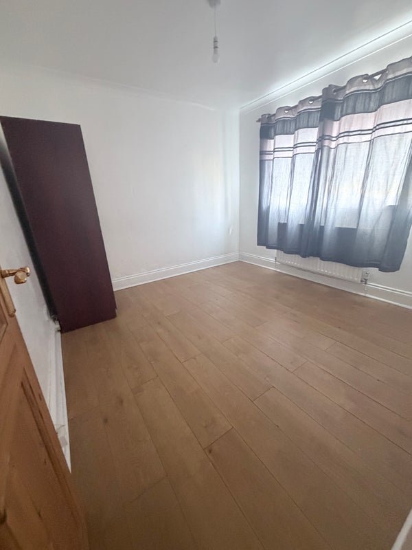 Room Lea Bridge Road in Greater London