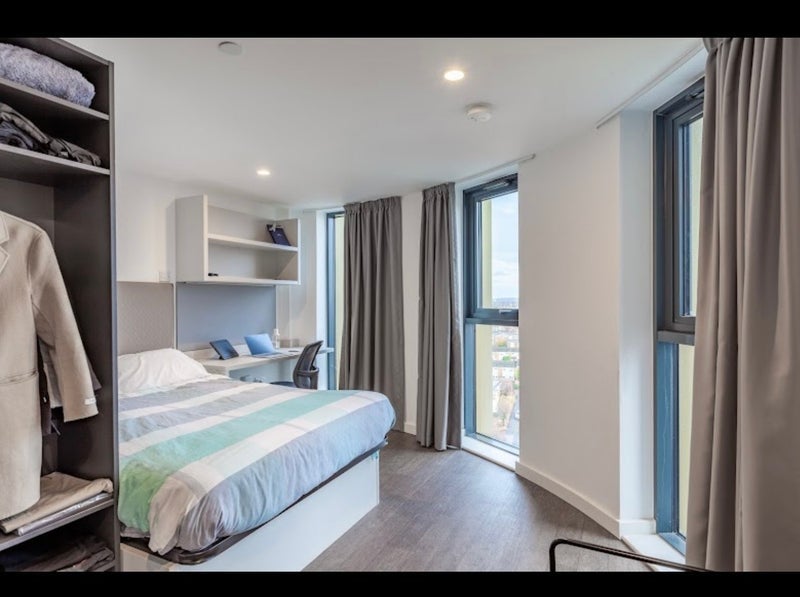 Room Erskine Street in Liverpool