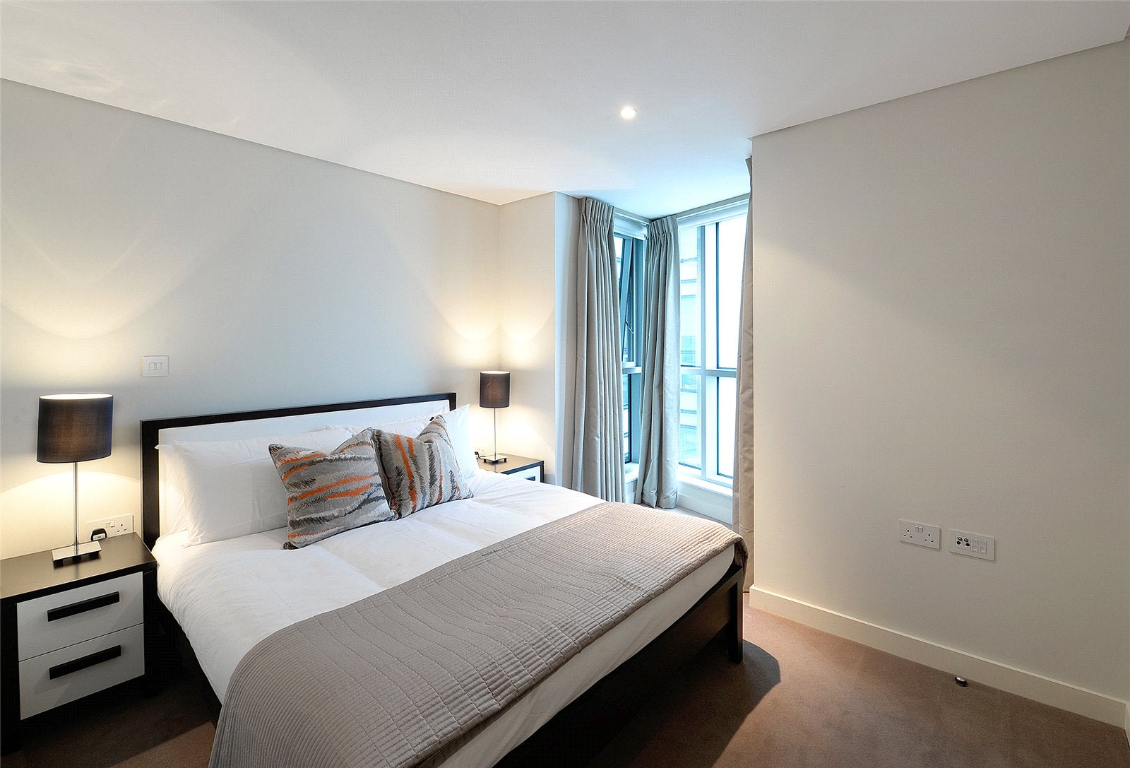Flat Merchant Square in City of Westminster