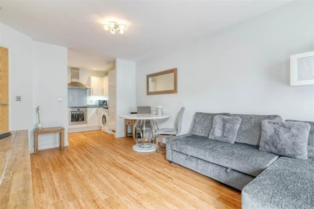 Flat Portland Place in Dartford