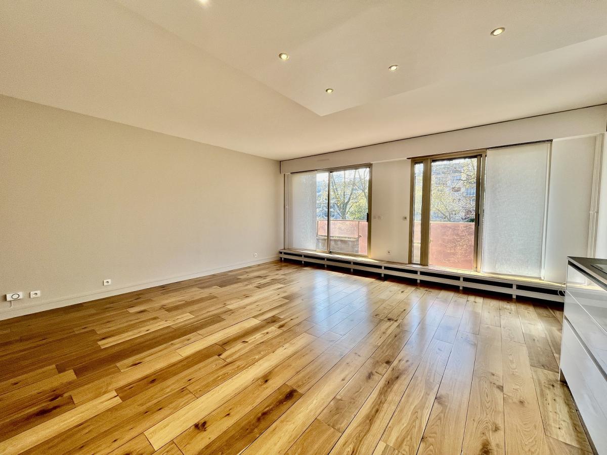 Flat Boulevard Bineau in Neuilly-sur-Seine