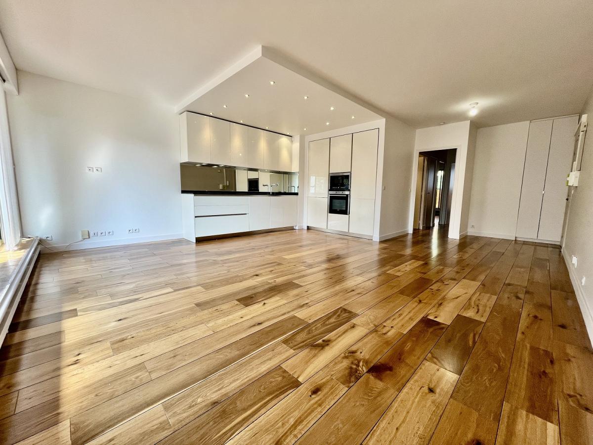 Flat Boulevard Bineau in Neuilly-sur-Seine