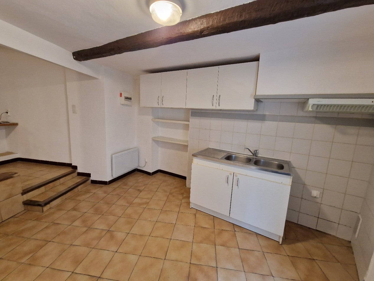 Appartement Place de la Mairie à Bessan