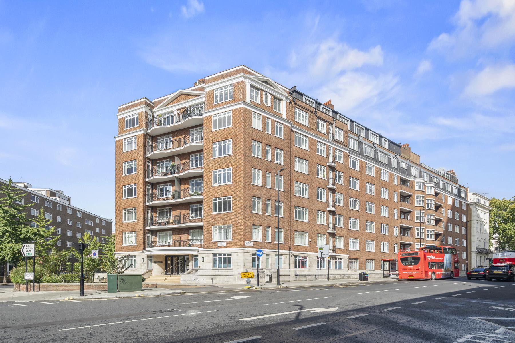 Flat Cerney Mews in City of Westminster
