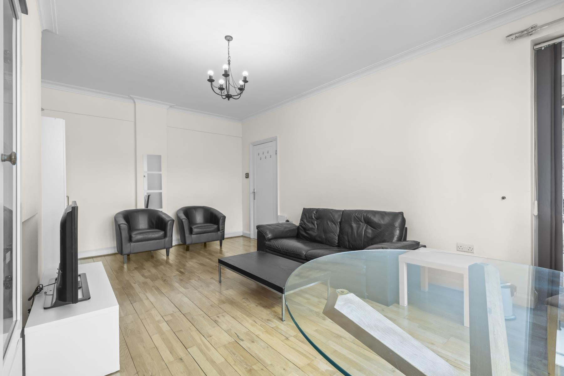 Flat Cerney Mews in City of Westminster