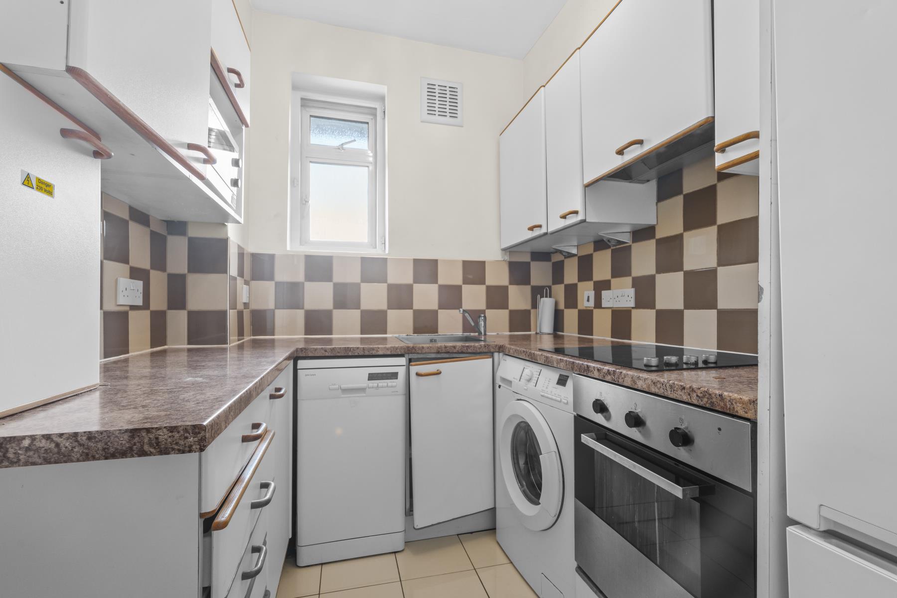 Flat Cerney Mews in City of Westminster