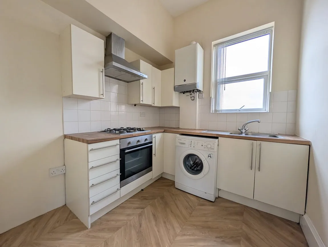Flat Eastbank Street in Southport