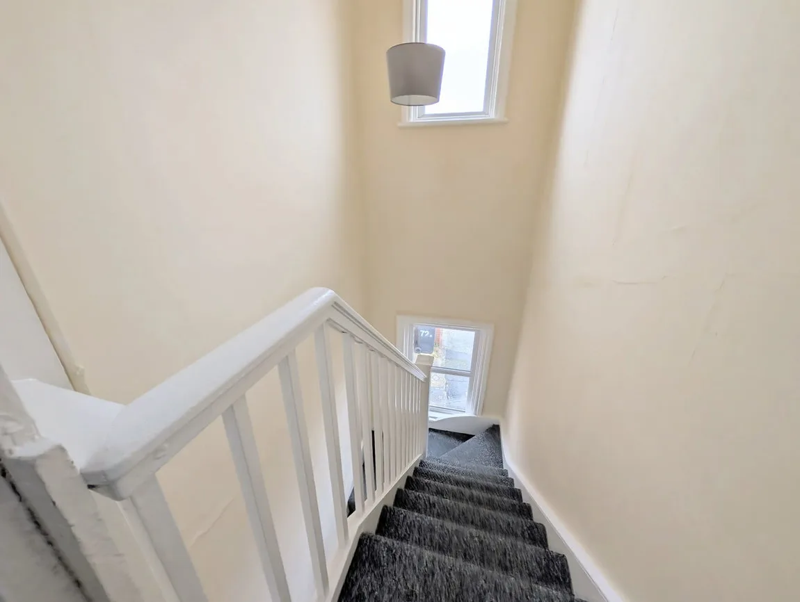 Flat Eastbank Street in Southport