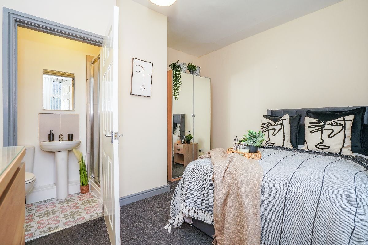 Room Broad Lane in Greater London