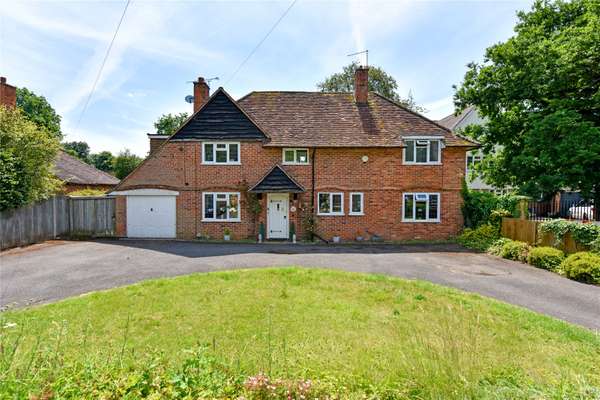 House Thicket Grove in Pinkneys Green