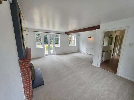House Thicket Grove in Pinkneys Green