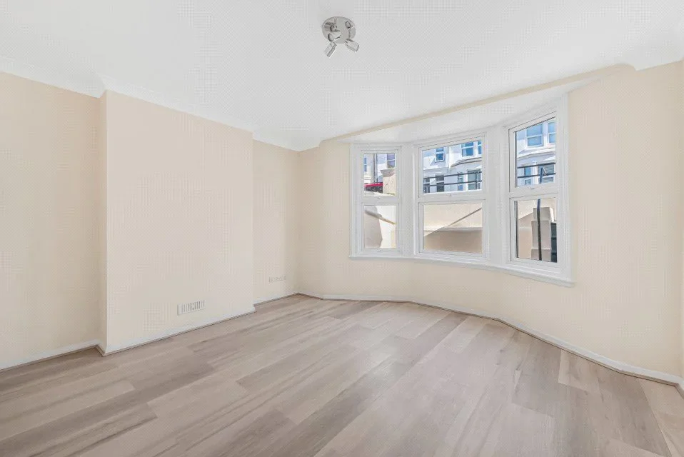 Flat Goldstone Road in Portslade by Sea