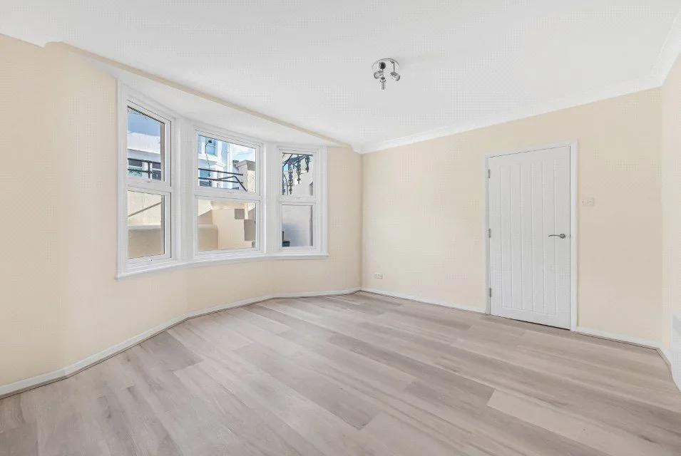 Flat Goldstone Road in Portslade by Sea
