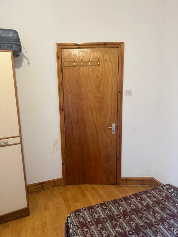 Room Buckland Road in Greater London