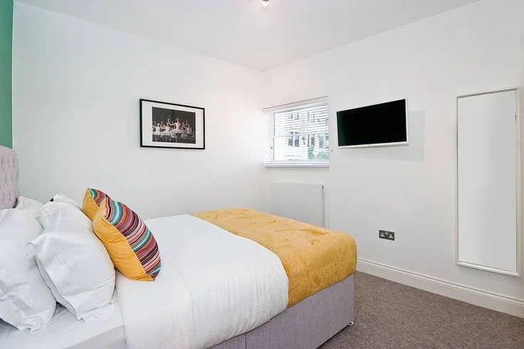 Flat Hanover Place in City of Westminster