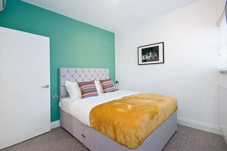 Flat Hanover Place in City of Westminster