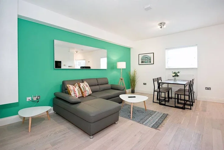 Flat Hanover Place in City of Westminster