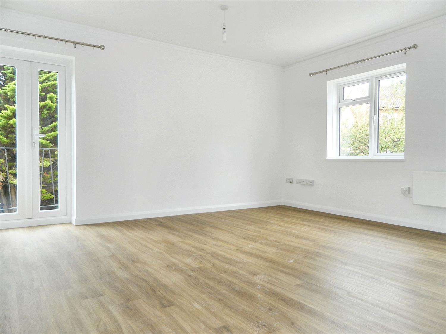 Flat Bishopric in Horsham