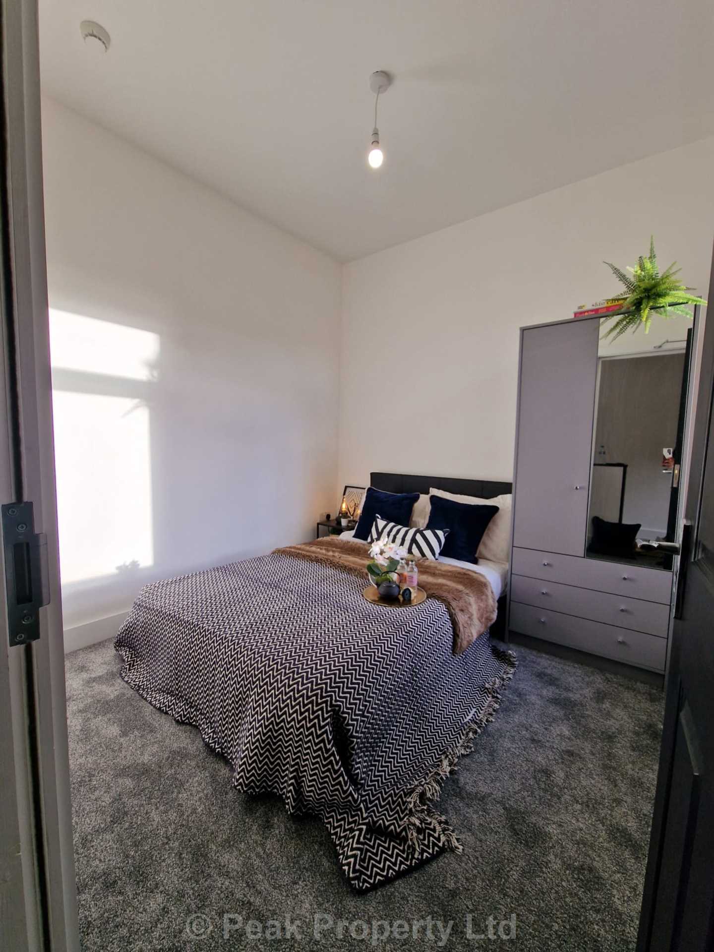 Room Colchester Road in Southend-on-Sea