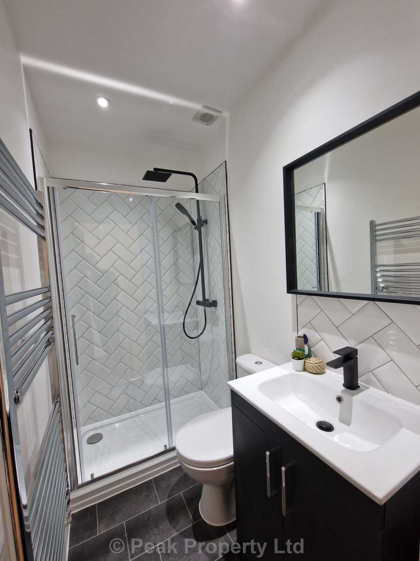 Room Colchester Road in Southend-on-Sea