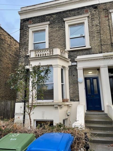 Flat Chadwick Road in Greater London