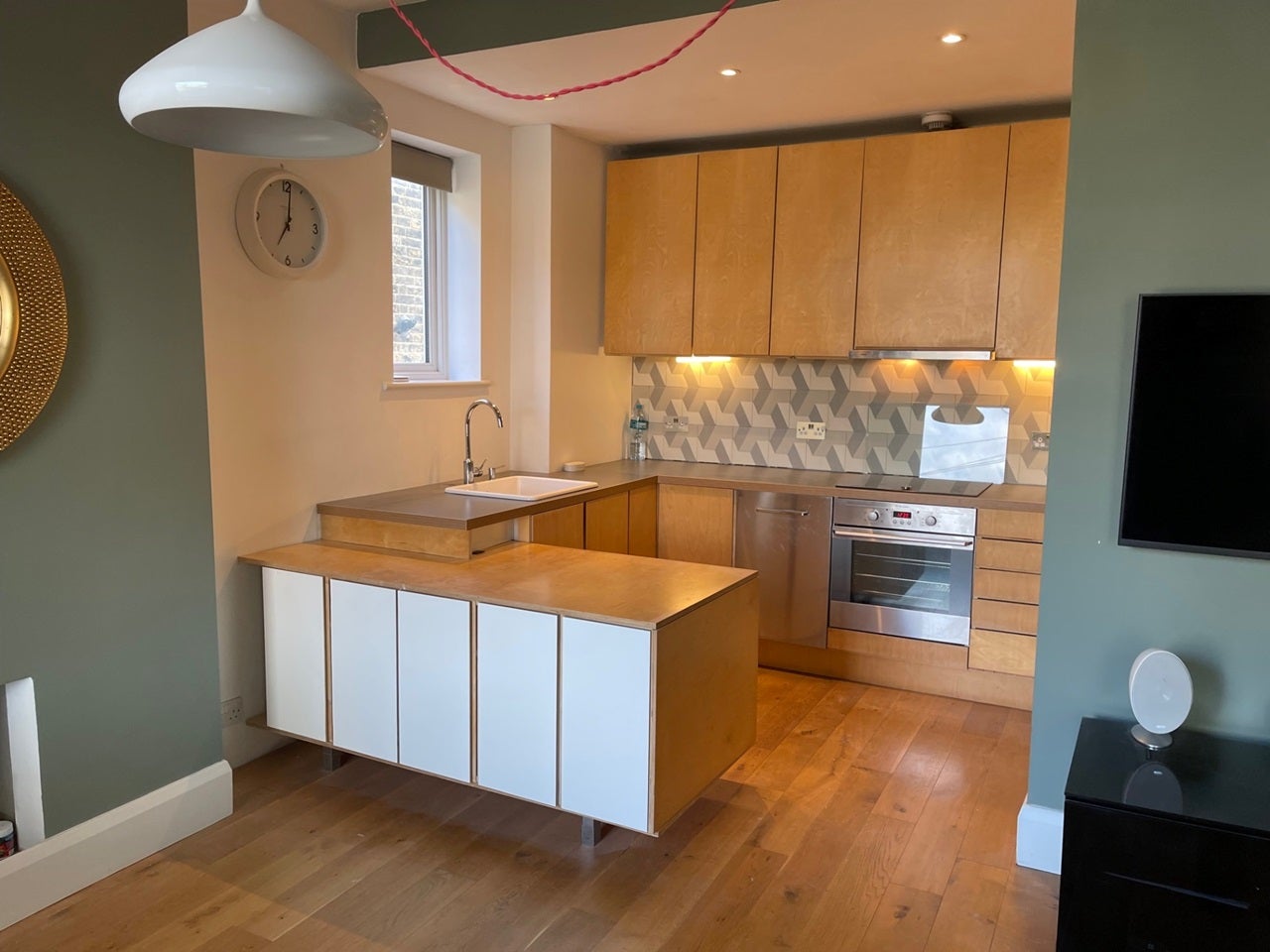 Flat Chadwick Road in Greater London