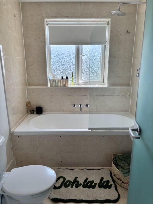 Room Trinity Road in Greater London
