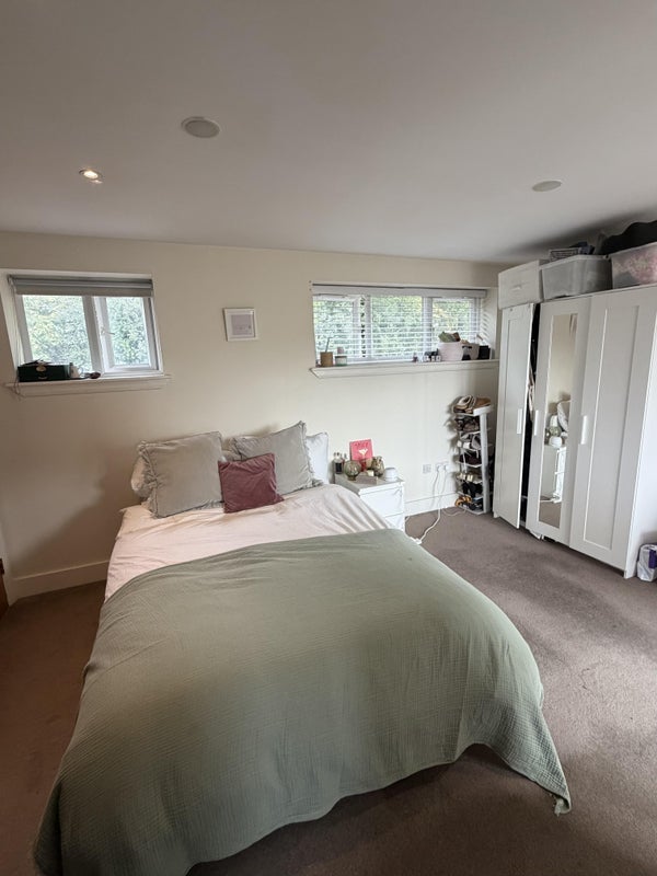 Room Trinity Road in Greater London