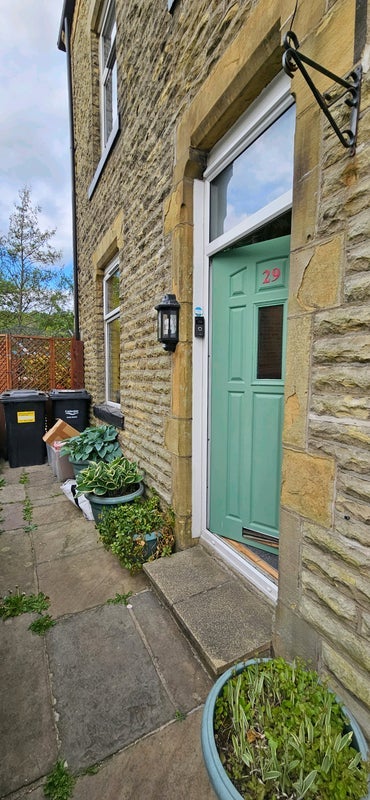 Room Commercial Street in Calderdale