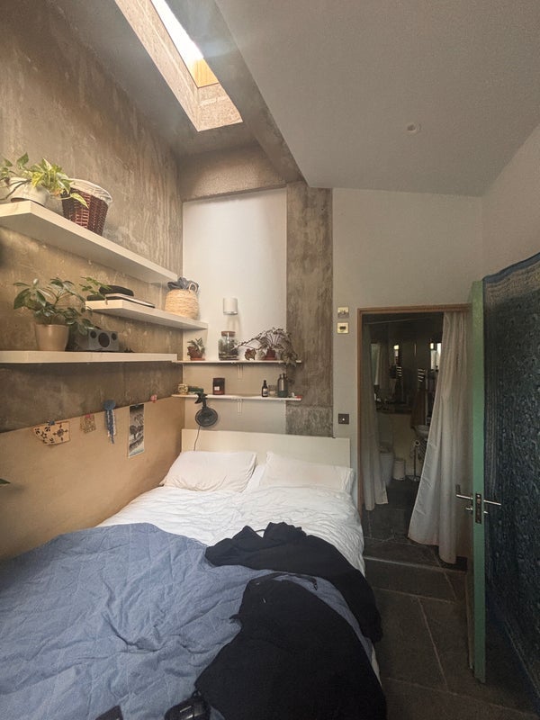 Room Richmond Road in Greater London