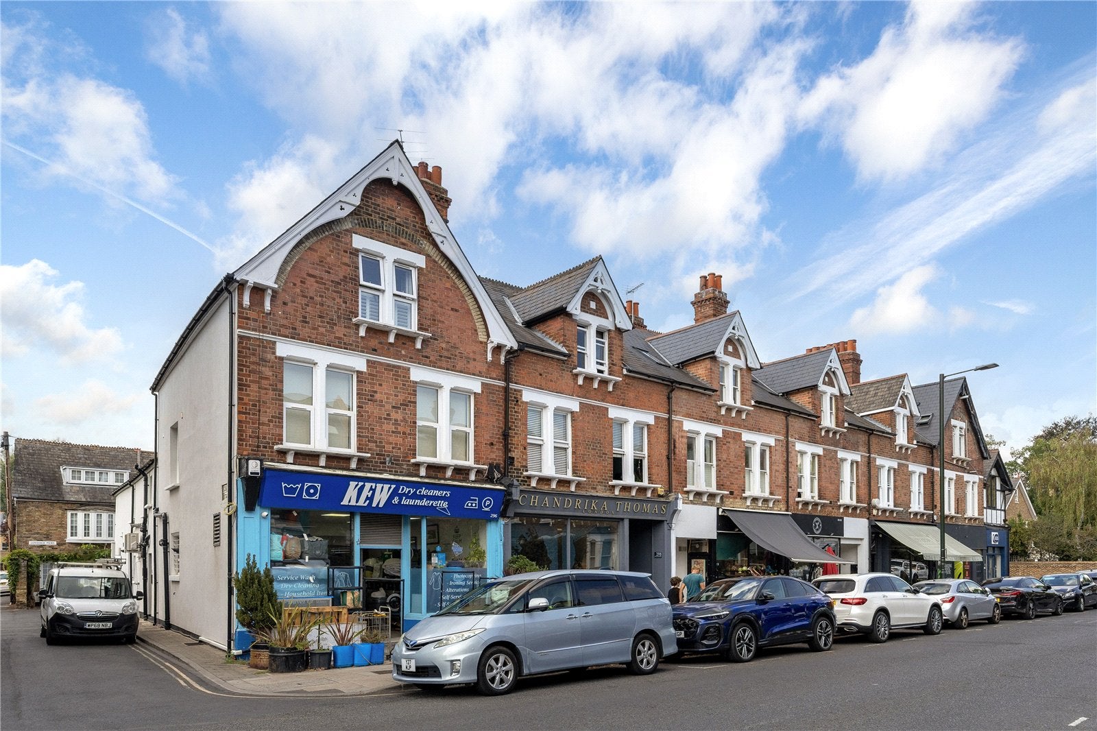 Flat Sandycombe Road in Greater London