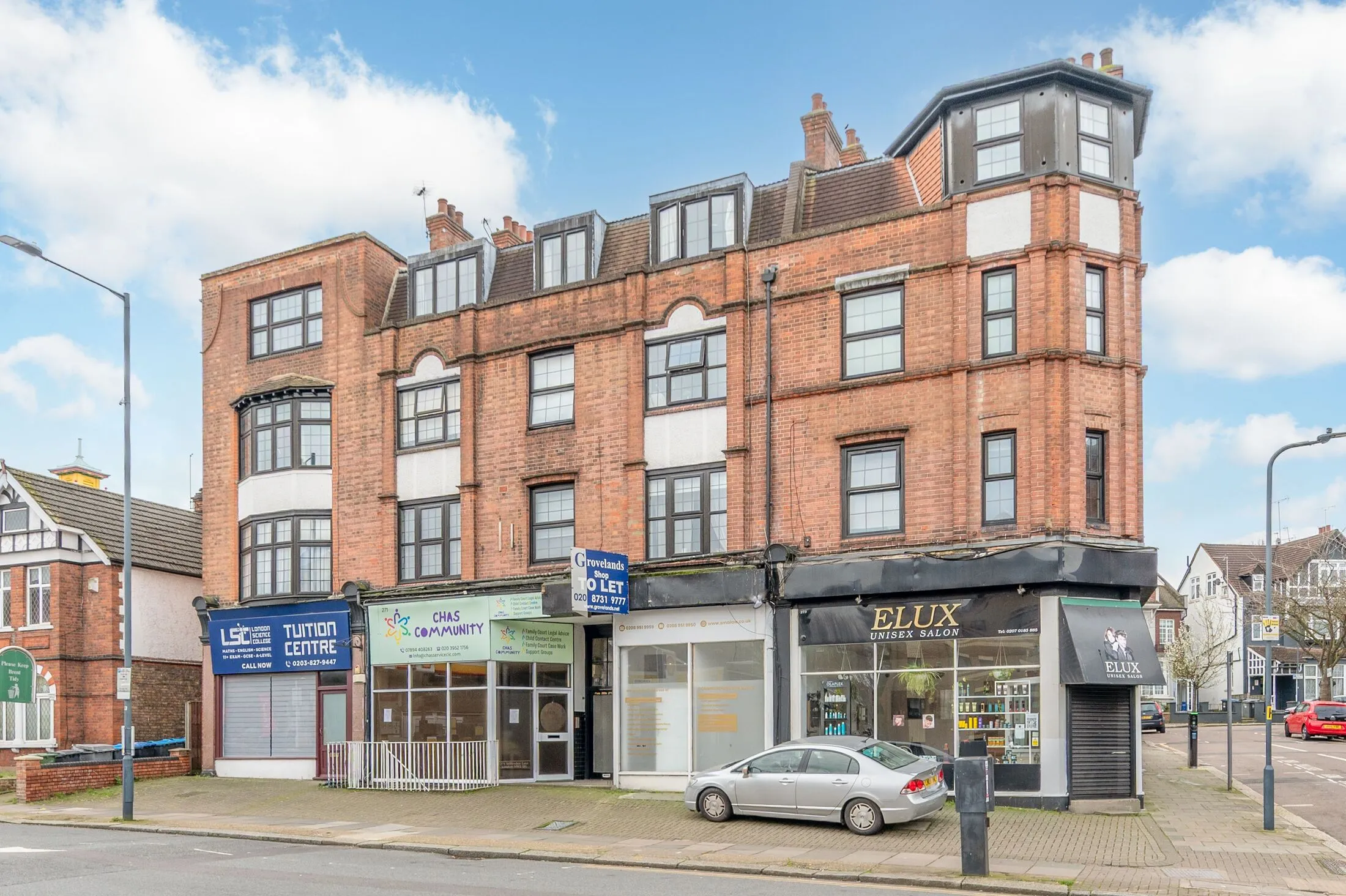 Flat Heathfield Park in Greater London