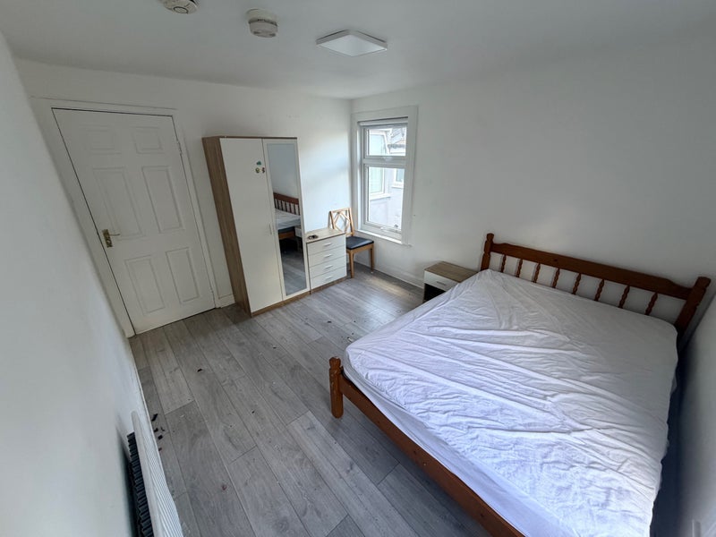 Room Burwash Road in Greater London