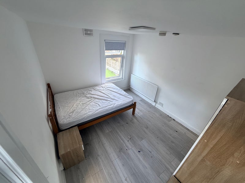 Room Burwash Road in Greater London