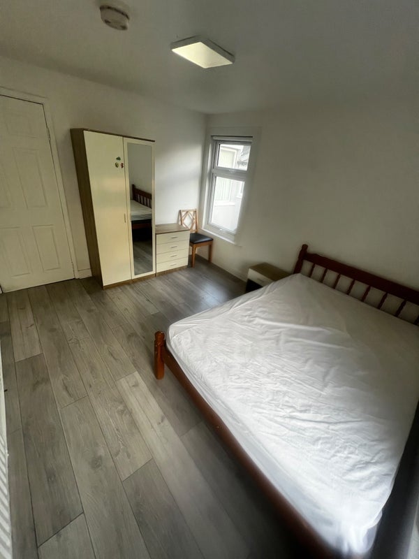Room Burwash Road in Greater London