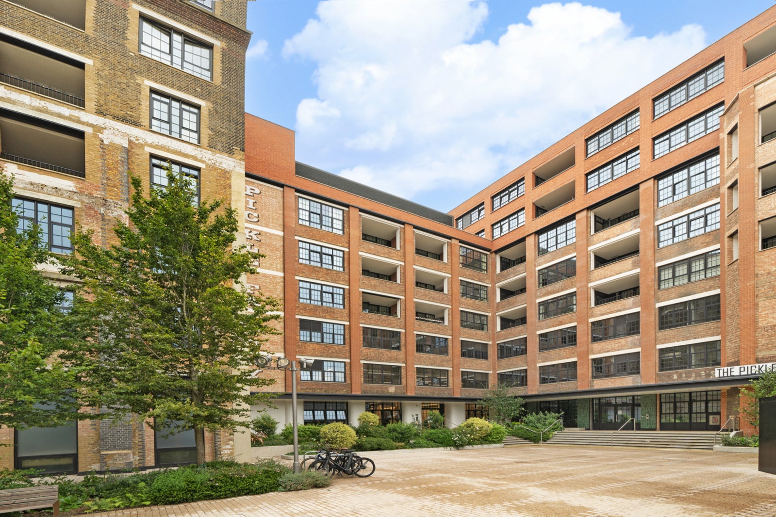 Flat New Tannery Way in Greater London