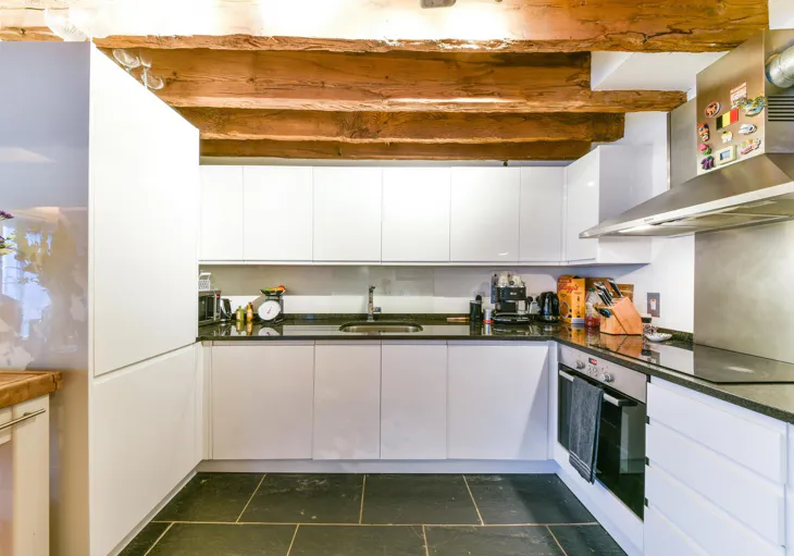 Flat Hertsmere Road in Greater London