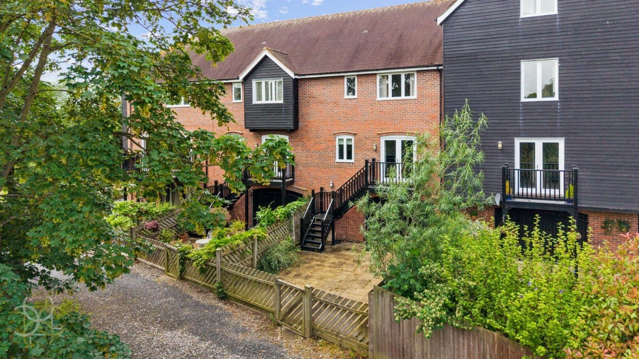 House Avon Mill Place in Wychavon