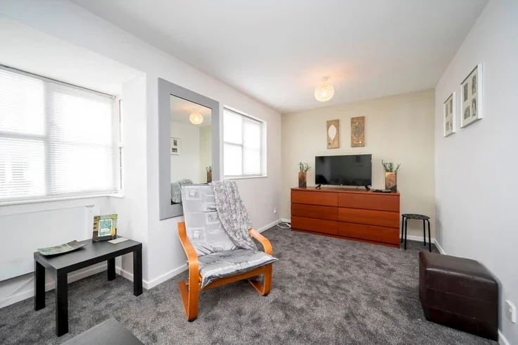 Flat Le May Avenue in Greater London