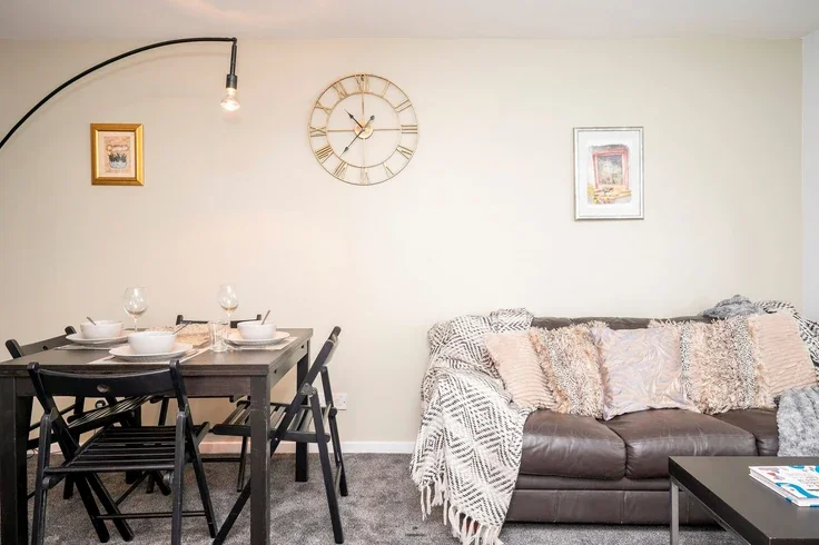 Flat Le May Avenue in Greater London